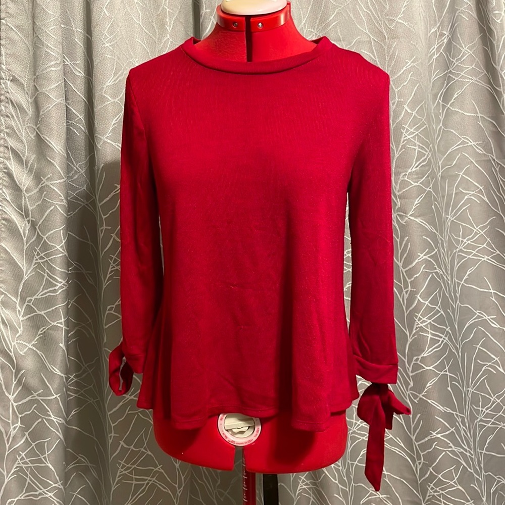 Copper Key Red Top with 3/4 sleeve and ties